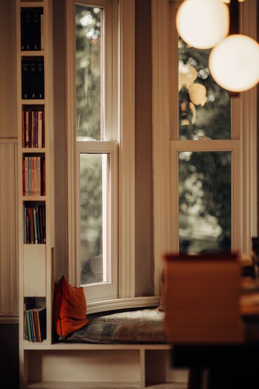 How to Create a Cosy and Inviting Reading Nook in Your Home